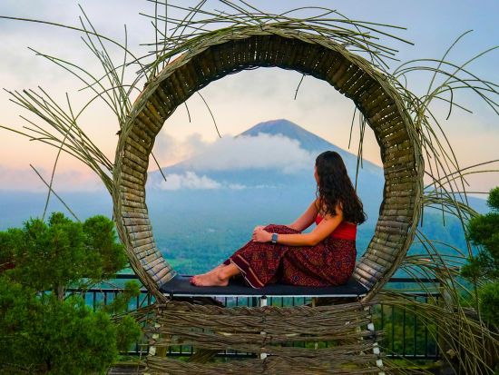 バリ島東部 インスタ映えツアー　日の出＆天国の門＆バージンビーチ ＜早朝／朝食付き／英語ガイド＞