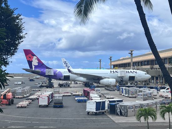 MHT0001_airport-scaled