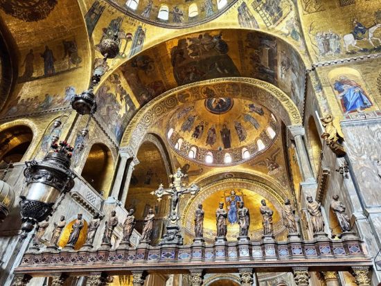 優先入場！サン・マルコ寺院見学ツアー＜約45分／混載／英語ガイド＞ *当日予約OK