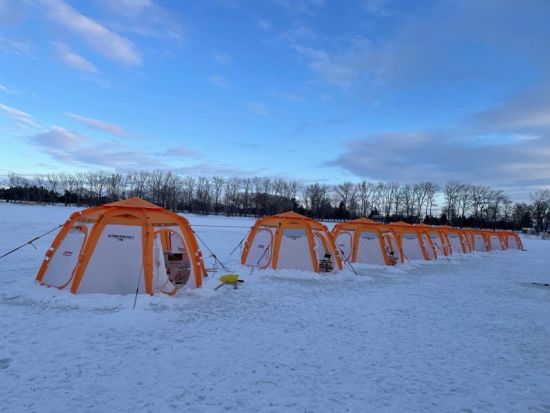 茨戸川氷上わかさぎ釣り体験　1グループ1テントで安心♪わかさぎは天ぷらで実食！ ＜12～3月／約2時間／送迎選択可／札幌近郊＞