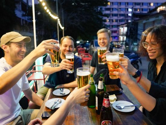 トゥクトゥクで行く！バンコク夜のバー巡り（サイアム・プラトゥーナム・シーロム編）