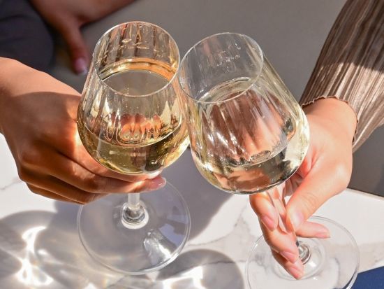 【早朝到着の方向け】5つ星ホテル内「EKKALUCK」朝食ビュッフェ＆スパークリングワイン飲み放題　スワンナプーム空港orドンムアン空港からの送迎付き