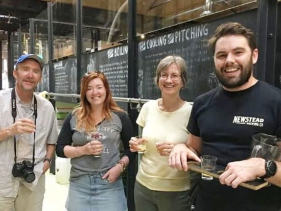 ブリスベン ブリュワリーめぐり半日ツアー　クラフトビール3軒訪問＋試飲＋醸造工程の歴史を解説するガイド付き醸造所ツアーを満喫！＜英語ガイド／ブリスベン発＞