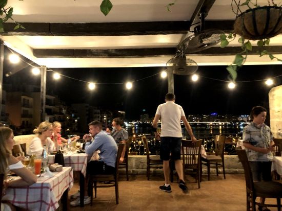 マルタの地中海料理レストラン「ペッピーノズ(Peppino's)」3コースランチ or ディナー 事前予約