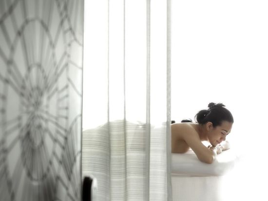 【早朝到着の方向け】5つ星「インターコンチネンタル」で過ごすラグジュアリープラン 朝食ビュッフェ＆マッサージ　スワンナプーム空港orドンムアン空港からの送迎付き