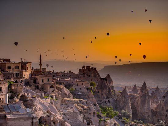 イスタンブール＆カッパドキア 5泊6日ツアー　トプカプ宮殿＆ブルーモスク＆ピジョン・バレー＆ゼルヴェ野外博物館など ＜食事付き／日本語ガイド＞