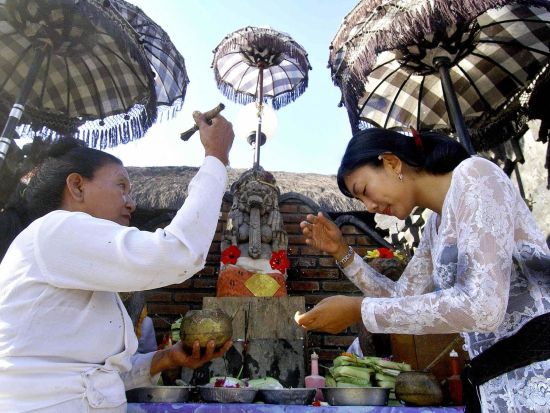 【スピリチュアルヒーラー バリアン 占い/前世・現世・未来を読み解く+沐浴体験】映画「食べて、祈って、恋をして」の世界へ«貸切/日本語/ホテル送迎/アレンジ自由