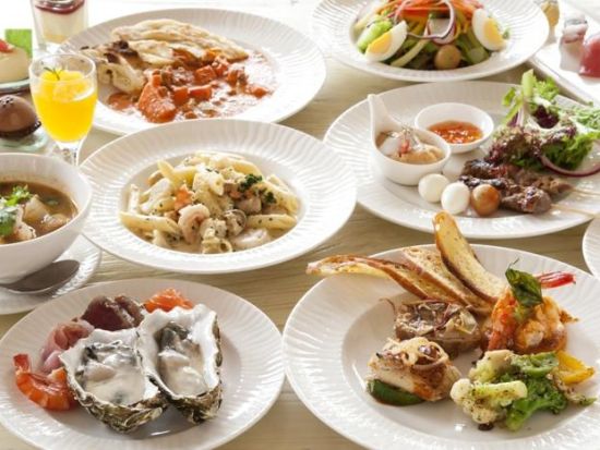 ウルワツ寺院夕日＆ケチャックダンス鑑賞＆五つ星ホテル豪華ビュッフェディナー＜日本語ガイド／島内シャトル乗り放題＞