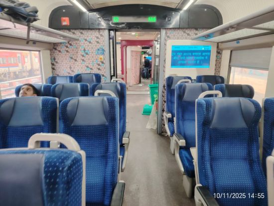 デリー発アグラ行きエクスプレス列車チケット + ホテル送迎 & 乗車サポート付き（しつこい客引き・案内ミスの心配なし）＜片道／2等車＞の写真2