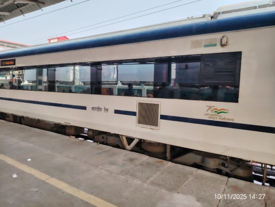 デリー発アグラ行きエクスプレス列車チケット + ホテル送迎 & 乗車サポート付き（しつこい客引き・案内ミスの心配なし）＜片道／2等車＞