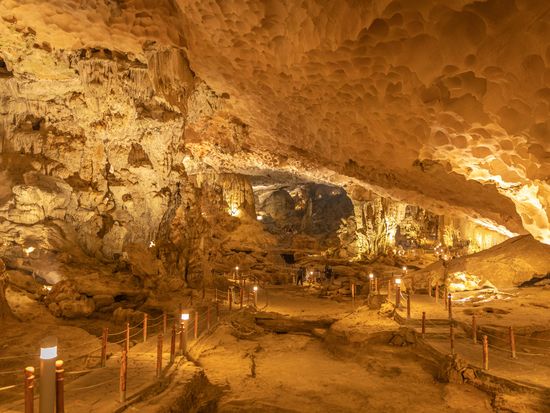 Vietnam_Ha Long Bay_Sung Sot Cave_shutterstock_1448412761