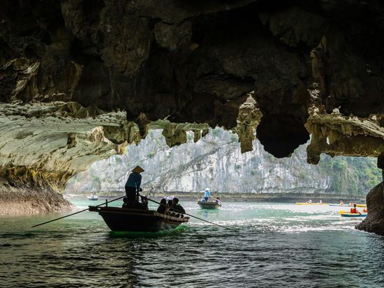 Luon Cave_pixta_62632246_M