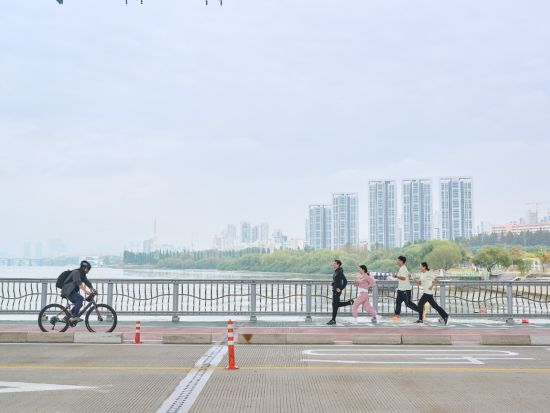ソウル朝活ランニングツアー　K-POPアイドルも利用する漢江のコース＆カロスキルをガイドランナーと爽快ラン！＜朝／日本語ガイド＞