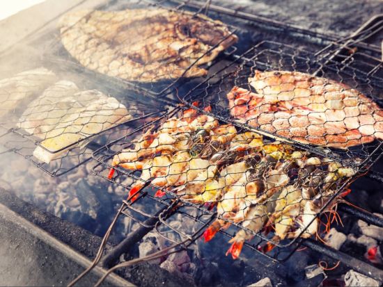 【ウルワツ寺院 de ケチャダンス観賞+シーフードディナーor観光/ショッピング】ケチャダンスが織りなす神話舞踊«貸切/日本語ガイド/ホテル送迎/アレンジ自由»