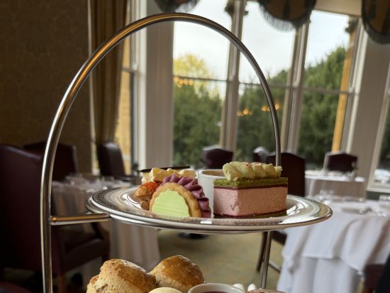 [ロンドン発着/専用車]選べる観光スポット！世界遺産ブレナム宮殿／シェイクスピアの街／アウトレット／アフタヌーンティー＜日本語／11時間＞byとらベアトラベル