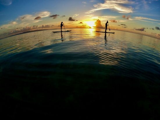 石垣島サンセットSUPツアー 1日を締めくくる感動の夕陽体験＜少人数制／10歳～／90分／石垣島市街地から無料送迎あり／写真プレゼント付き＞