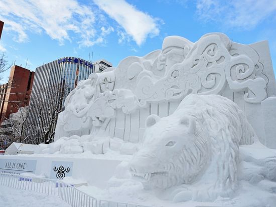 【1/24～26催行決定】札幌発日帰りツアー 2026さっぽろ雪まつり設営見学プラン 開催直前の雪像に潜入！＜約40分／大通公園集合＞ by クラブツーリズム