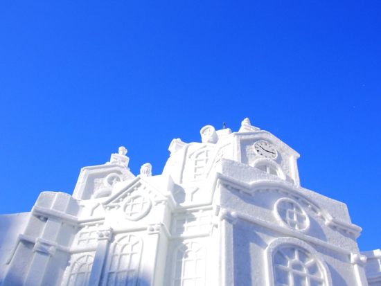 【1/24～26催行決定】札幌発日帰りツアー 2026さっぽろ雪まつり設営見学プラン 開催直前の雪像に潜入！＜約40分／大通公園集合＞ by クラブツーリズム