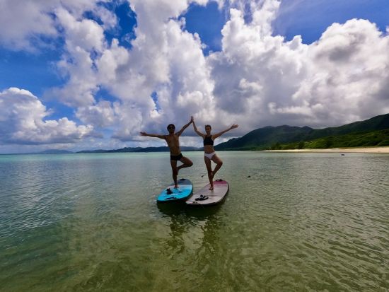 SUPヨガ＆SUPクルーズ 大自然を満喫できる贅沢体験プラン＜15歳～／2.5時間／石垣島市街地から無料送迎あり／写真プレゼント付き＞