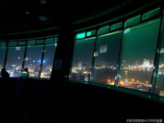 釜山ナイトツアー　ダイヤモンドタワー入場＋釜山港大橋＋広安大橋の夜景観賞　ナッコプセの夕食付き＜日～金曜日／日本語ガイド＞