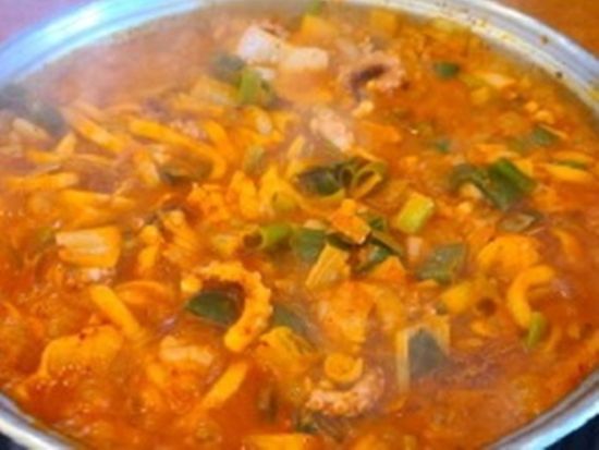 釜山ナイトツアー　ダイヤモンドタワー入場＋釜山港大橋＋広安大橋の夜景観賞　ナッコプセの夕食付き＜日～金曜日／日本語ガイド＞