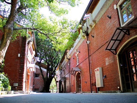 Taiwan_Huashan1914_pixta_33001915_M