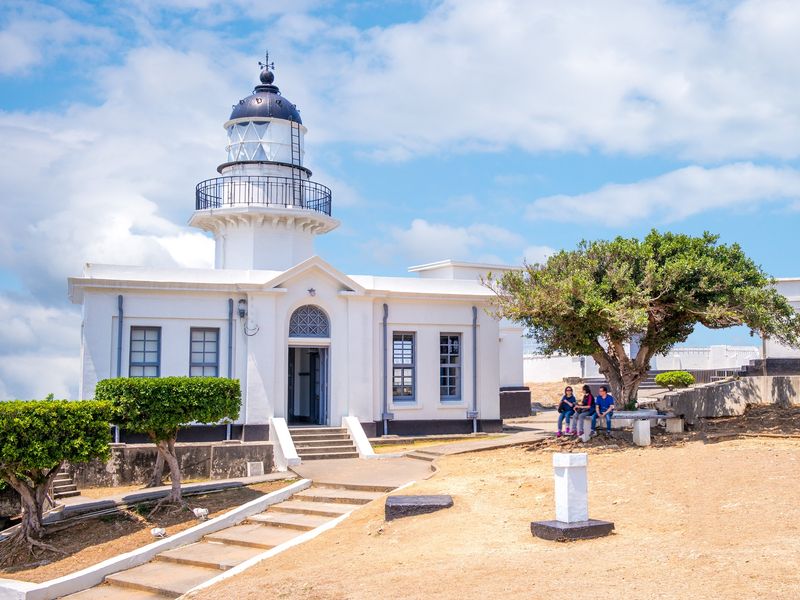 台湾_高雄_Cijin_Lighthouse_shutterstock_614685224