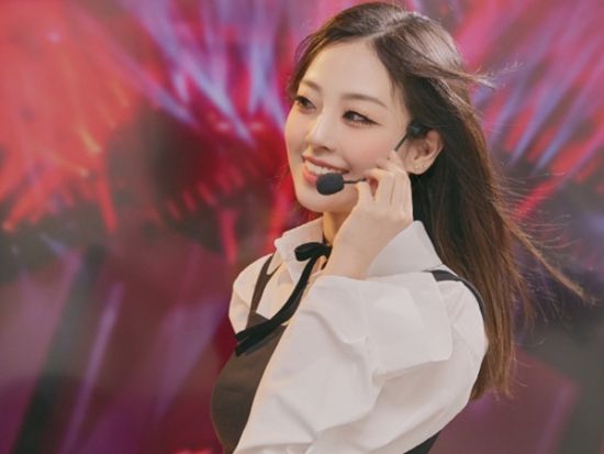 EYESU「アイエスユースタジオ」　ソンスでアイドル風プロフィール写真撮影＋メイクアップ体験！＜英語対応可／聖水駅徒歩3分＞