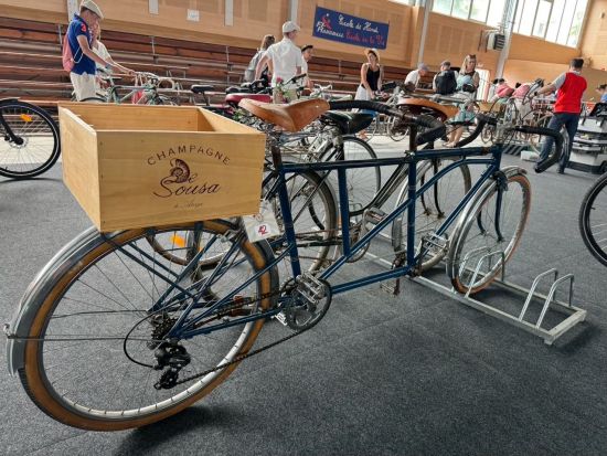 【6月13日限定】世界遺産コート・デ・ブランを巡る シャンパン＆サイクリングイベント「ビュルシクレット」＜日本語スタッフ／昼食付き／エペルネ発着＞