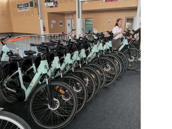 【6月13日限定】世界遺産コート・デ・ブランを巡る シャンパン＆サイクリングイベント「ビュルシクレット」＜日本語スタッフ／昼食付き／エペルネ発着＞