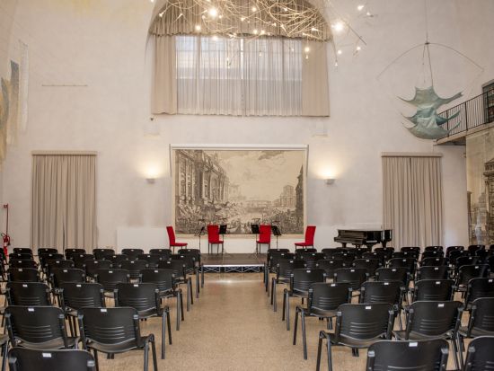 トレヴィの泉の裏側に佇むポーリ宮殿で楽しむ名作オペラコンサート　チケット予約＜約1時間＞