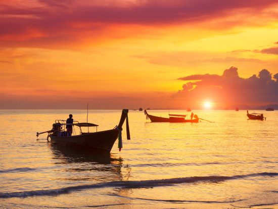 夜のプーケット 半日ツアー　サンセット＆海鮮市場でのディナー ＜英語ガイド＞