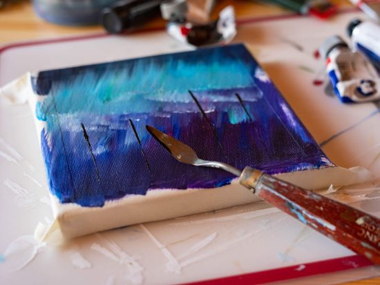 オーロラペイント体験　ラップランドでオーロラの絵を描くワークショップに参加しよう！＜英語／送迎あり／ロヴァニエミ発＞