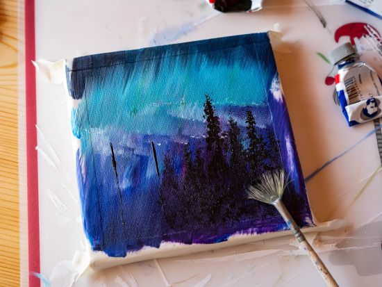 オーロラペイント体験　ラップランドでオーロラの絵を描くワークショップに参加しよう！＜英語／送迎あり／ロヴァニエミ発＞