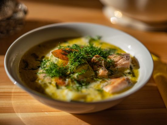 サーモンスープ作り体験　本場の味を楽しく習える、フィンランド料理のレッスンに挑戦！＜英語／送迎あり／ロヴァニエミ発＞