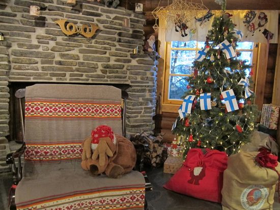 Finland_Rovaniemi_Santa Claus Village_pixta_77624441_M