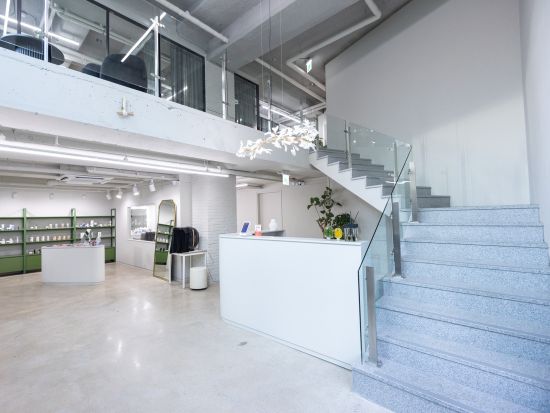 明洞 The Bom「ザ・ボム」韓国メイクアップ＆プロフィール撮影！パーソナルカラー診断やメンズメニューもあり♪＜日本語対応プランあり／明洞駅徒歩1分＞