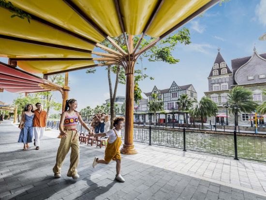 ヴィンワンダーズナムホイアン＆ナイトホイアン終日観光 ＜昼食・夕食つき＞（夕食: ホイアン3大名物料理を含むベトナム料理）//日本語ガイド