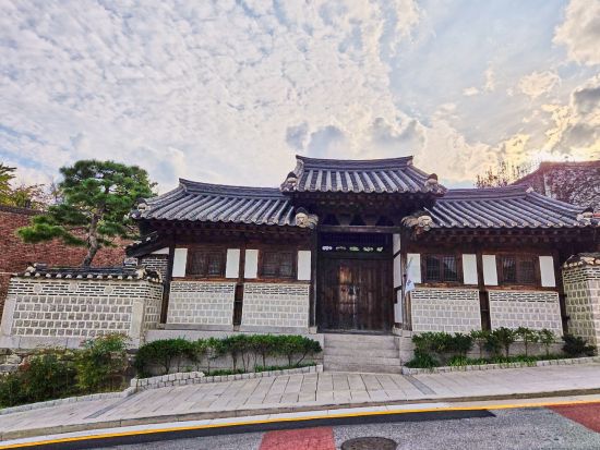 「暴君のシェフ」大長今パーク＋ソウルロケ地＋景福宮1日ツアー＜1日／コチュジャンバタービビンバ昼食付／カフェタイム付／ホテルお迎え付＞