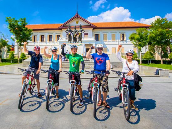 チェンマイ市内 サイクリングツアー　歴史ある旧市街をめぐる