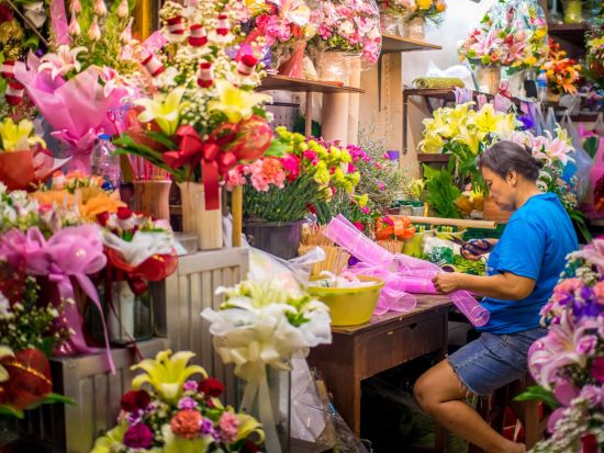 バンコク市内 ナイト・サイクリングツアー　寺院とフラワーマーケットをめぐる