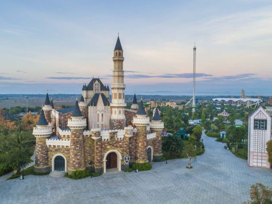 ヴィンワンダーズナムホイアン＆ナイトホイアン終日観光 ＜昼食・夕食つき＞（夕食: ホイアン3大名物料理を含むベトナム料理）//日本語ガイド