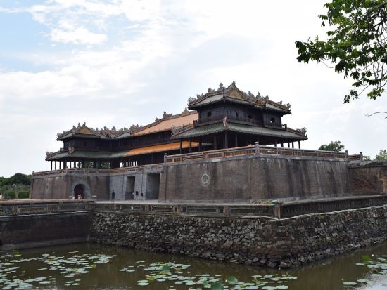 ベトナム観光鉄道で行く！世界遺産フエ観光ツアー//王宮ランチ付き//日本語ガイド//ダナン市内のラウンジ利用可能