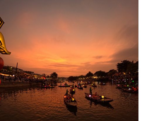 ホイアン1日満喫ツアー ～コーヒー体験・旧市街散策・ランタン作り・メモリーズショー//ホイアン３大名物夕食付き//日本語ガイド//ダナン市内のラウンジ利用可能