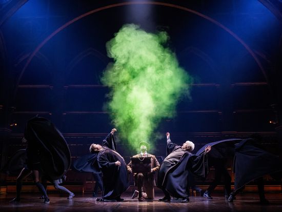 06_HPCC_Year7_PotionsClassCloseSmith_Photo_By_Matthew_Murphy