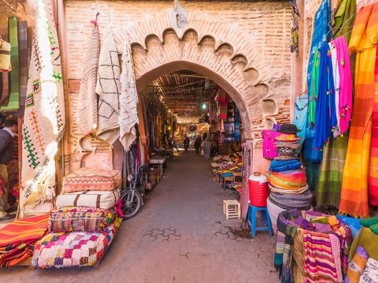 Marrakesh_OldMedina_Market_shutterstock_1116613160