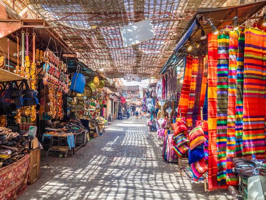 Marrakesh_Jemaa el-Fna_shutterstock_1390770566