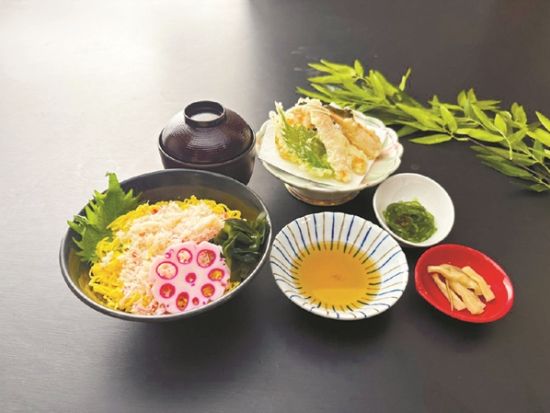 金沢発着日帰りバスツアー 若狭いちご狩り＆蟹ランチ 三方五湖レインボーライン展望と海鮮市場巡り＜2月～4月＞