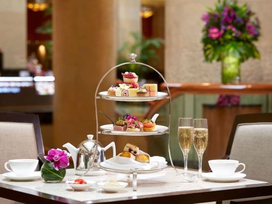 名門ホテル「フラトン ホテル(The Fullerton Hotel Singapore)」 ザ・コートヤードで過ごす優雅なアフタヌーンティー＜ミールクーポン＞