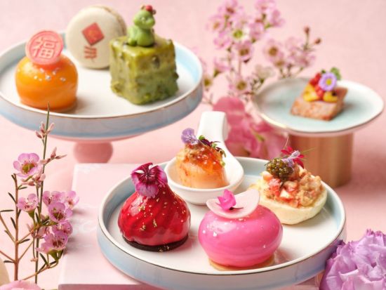 名門ホテル「フラトン ホテル(The Fullerton Hotel Singapore)」 ザ・コートヤードで過ごす優雅なアフタヌーンティー＜ミールクーポン＞